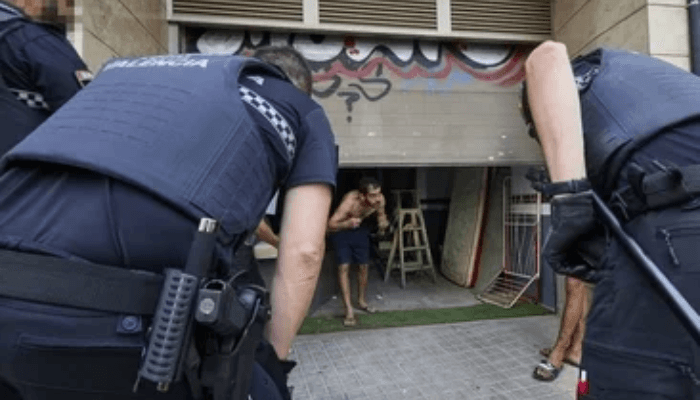 Cómo echar a un okupa de una plaza de garaje en Barcelona: guía legal